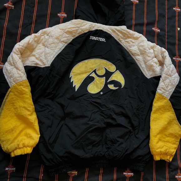 Iowa Hawkeyes - Picture 2 of 5